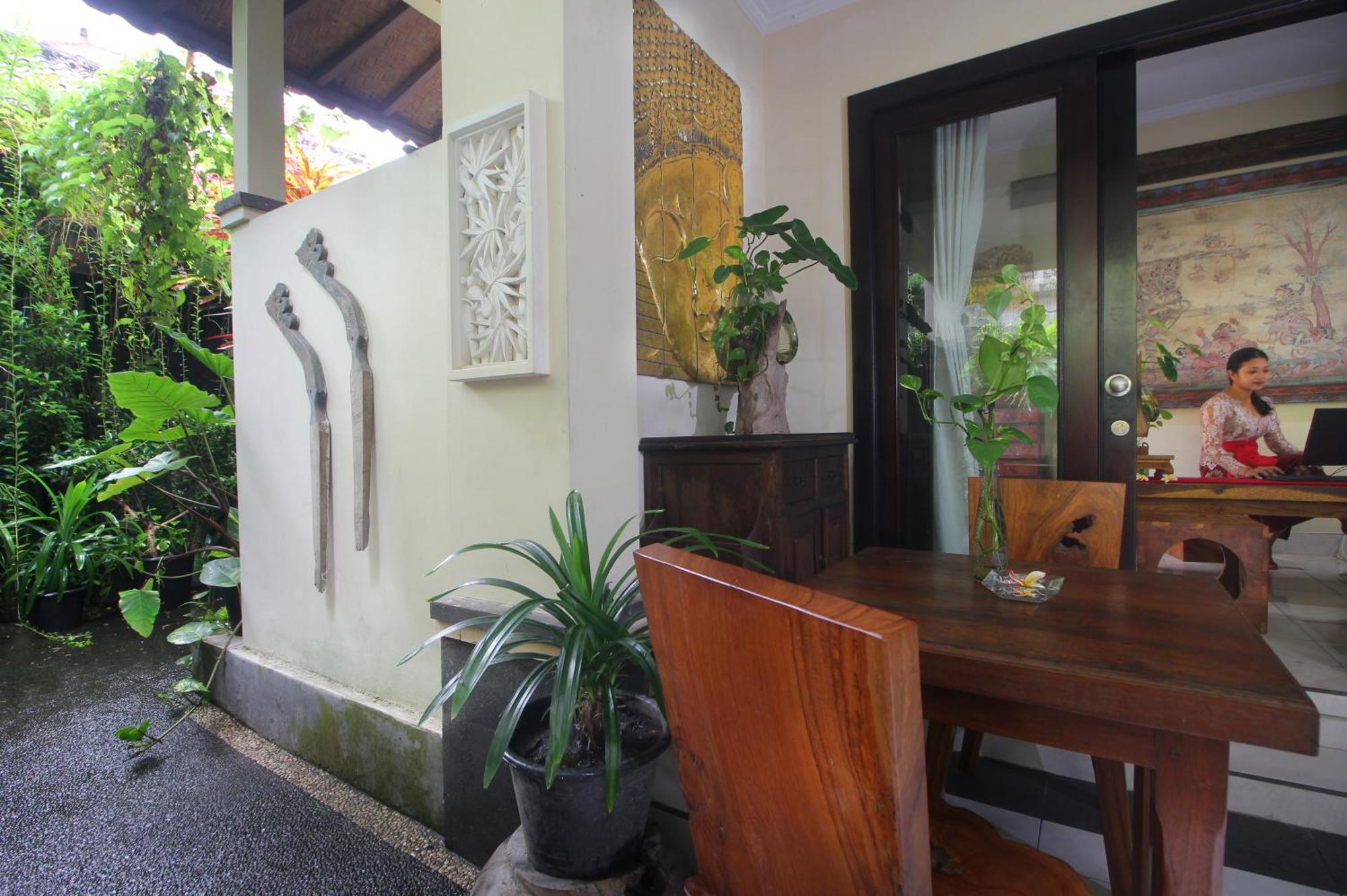 Sari Gong Guest House, A Trishula Collection Ubud  Exterior photo