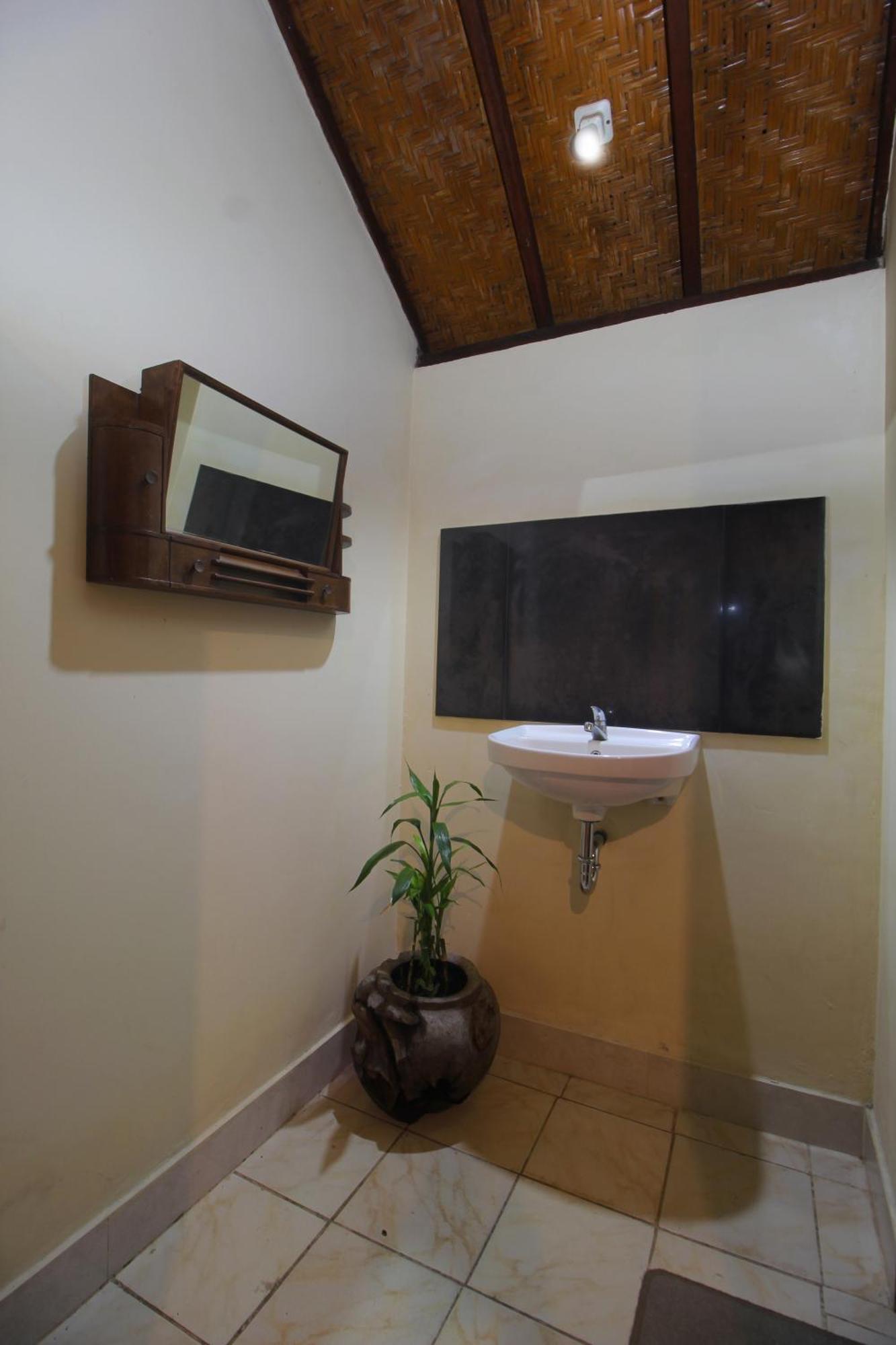 Sari Gong Guest House, A Trishula Collection Ubud  Exterior photo