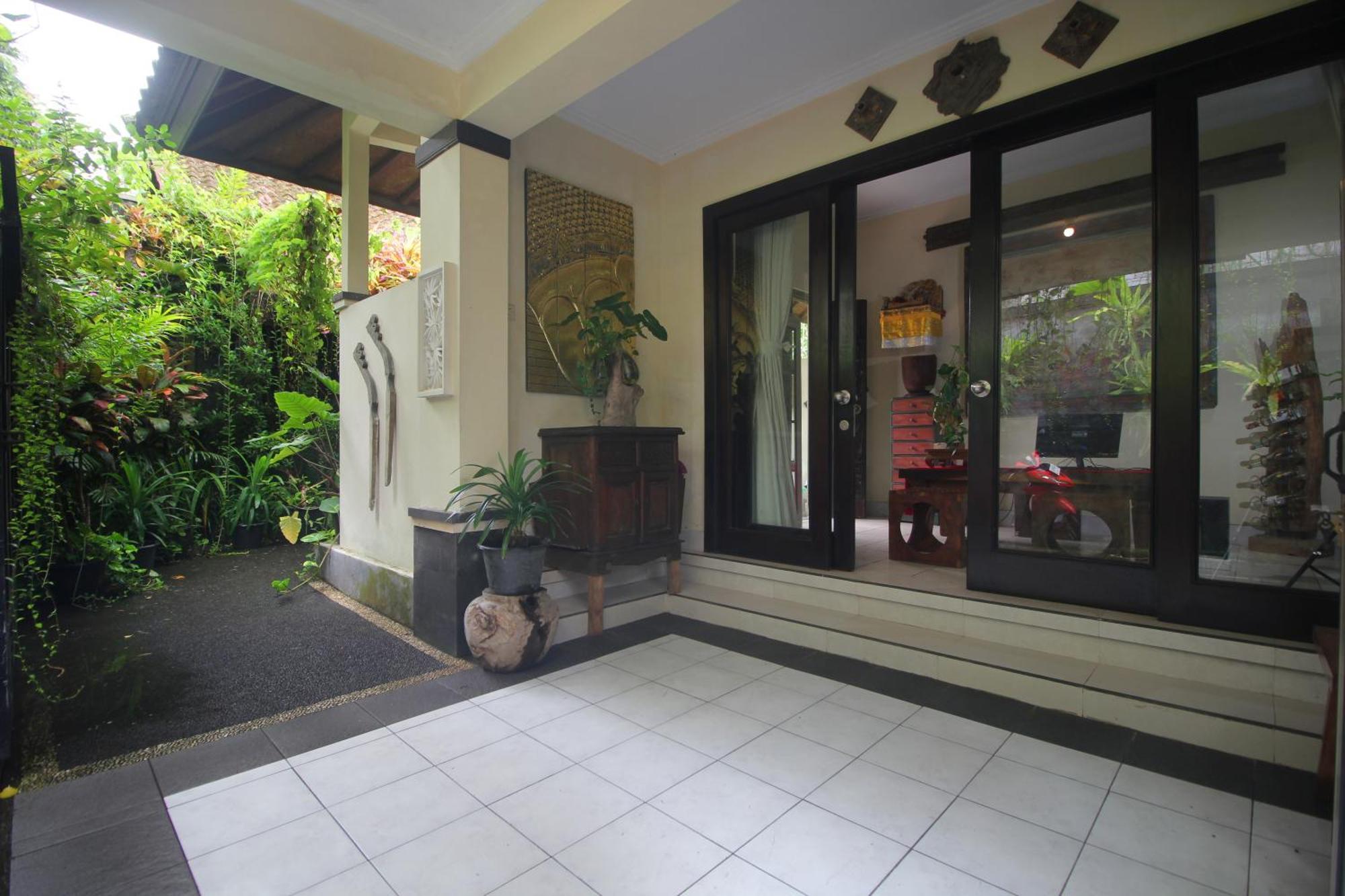 Sari Gong Guest House, A Trishula Collection Ubud  Exterior photo