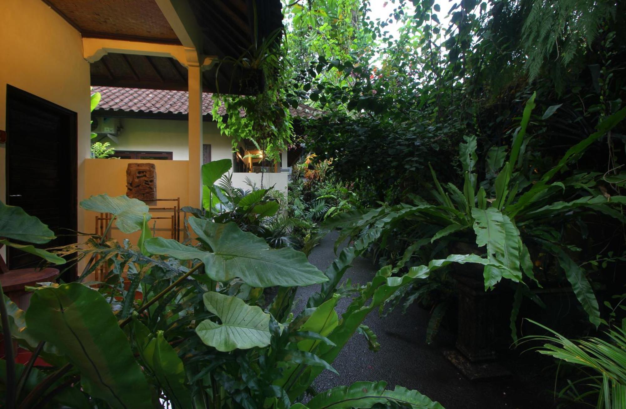 Sari Gong Guest House, A Trishula Collection Ubud  Exterior photo